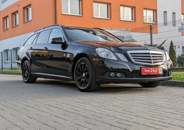 Mercedes-Benz Klasa E cena 29900 przebieg: 250000, rok produkcji 2010 z Zawiercie małe 137